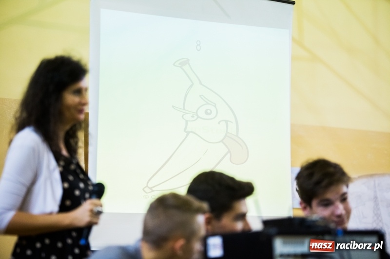 Zdjęcie w galerii na portalu naszraciborz.pl: Turniej gier i zabaw językowych dla uczniów II LO w Raciborzu wiadomości z regionu