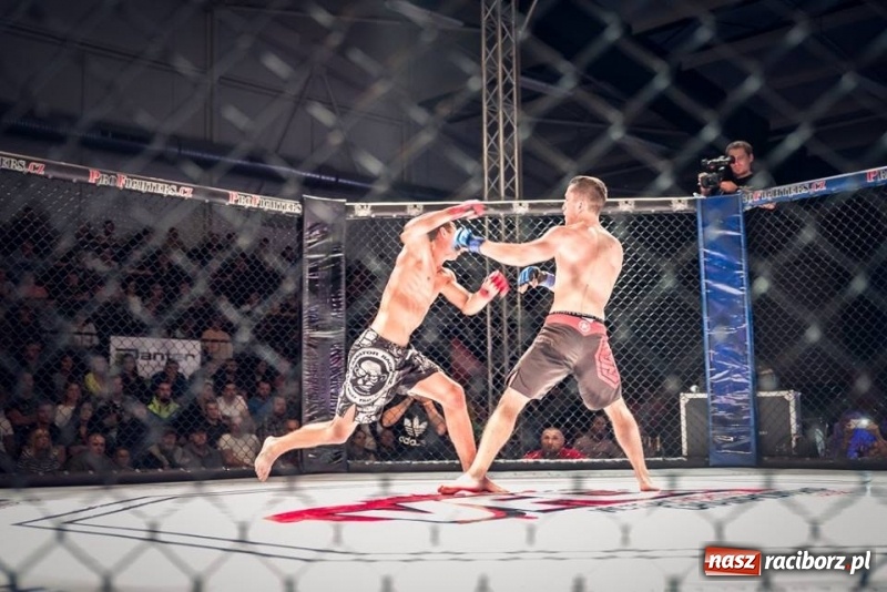 Zdjęcie w galerii na portalu naszraciborz.pl: Raciborzanie wygrali swoje walki na gali MMA w Bohuminie FOTO i WIDEO wiadomości z regionu