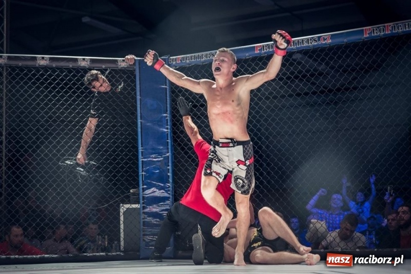 Zdjęcie w galerii na portalu naszraciborz.pl: Raciborzanie wygrali swoje walki na gali MMA w Bohuminie FOTO i WIDEO wiadomości z regionu