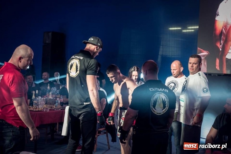 Zdjęcie w galerii na portalu naszraciborz.pl: Raciborzanie wygrali swoje walki na gali MMA w Bohuminie FOTO i WIDEO wiadomości z regionu