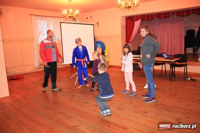 Zdjęcie w galerii na portalu naszraciborz.pl: Łamatorzy odwiedzili dzieci w Łańcach wiadomości z regionu