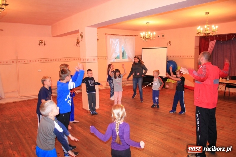 Zdjęcie w galerii na portalu naszraciborz.pl: Łamatorzy odwiedzili dzieci w Łańcach wiadomości z regionu