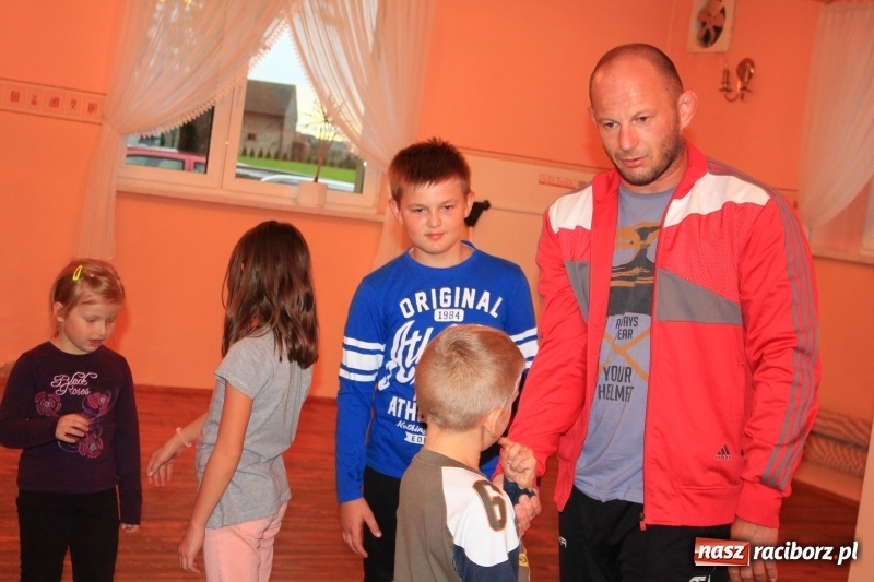 Zdjęcie w galerii na portalu naszraciborz.pl: Łamatorzy odwiedzili dzieci w Łańcach wiadomości z regionu