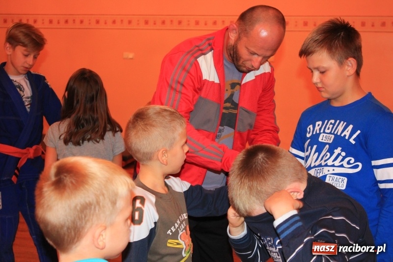 Zdjęcie w galerii na portalu naszraciborz.pl: Łamatorzy odwiedzili dzieci w Łańcach wiadomości z regionu