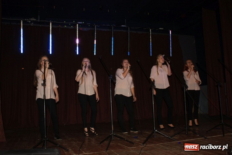 Zdjęcie w galerii na portalu naszraciborz.pl: W Krzanowicach nagrodzono kulturalników  wiadomości z regionu