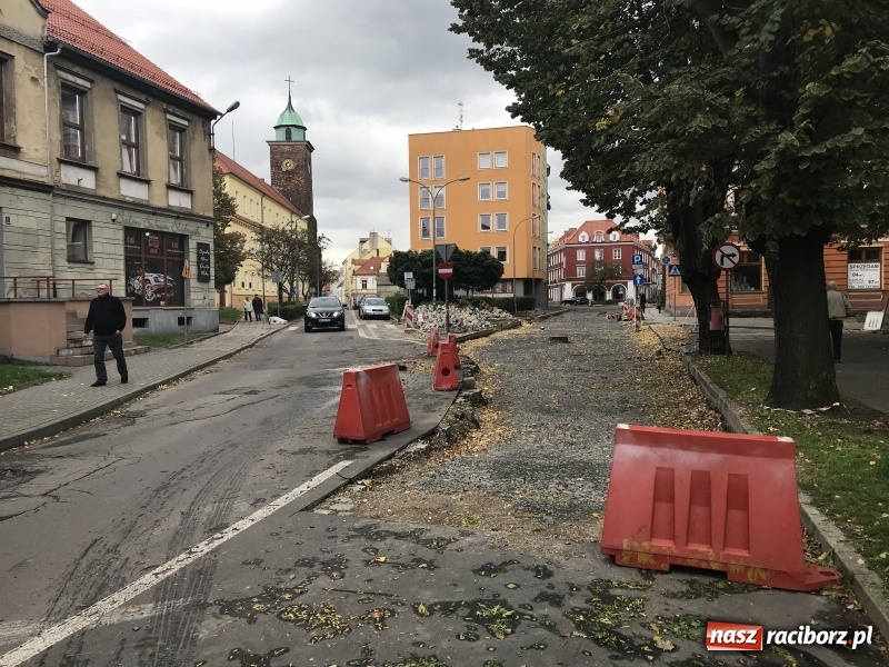 Zdjęcie w galerii na portalu naszraciborz.pl: Urząd ponagla wykonawcę remontu ulicy Długiej  wiadomości z regionu