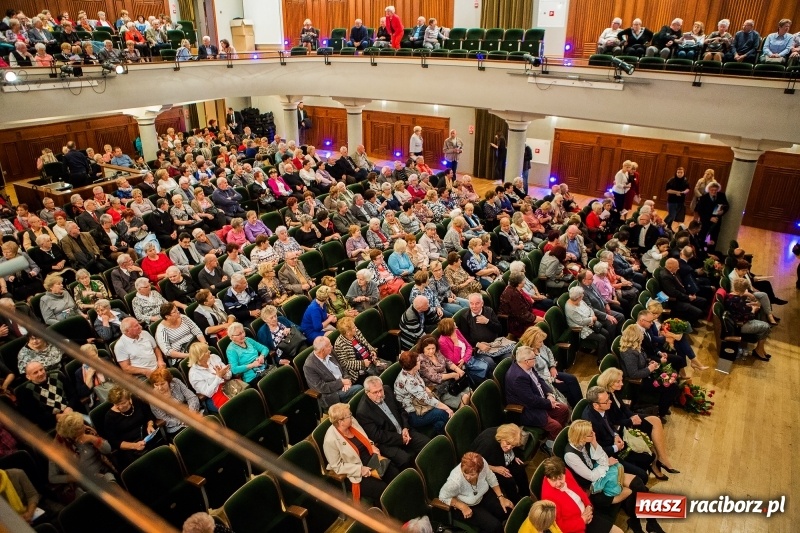 Zdjęcie w galerii na portalu naszraciborz.pl: Seniorzy z raciborskiego oddziału PZERiI świętowali 60-lecie działalności wiadomości z regionu