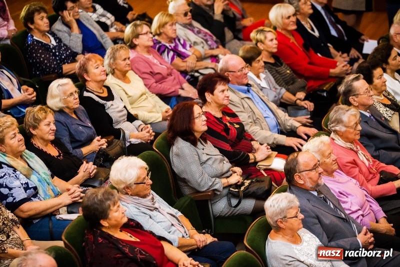 Zdjęcie w galerii na portalu naszraciborz.pl: Seniorzy z raciborskiego oddziału PZERiI świętowali 60-lecie działalności wiadomości z regionu