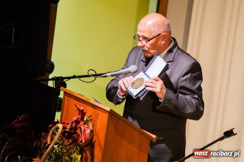 Zdjęcie w galerii na portalu naszraciborz.pl: Seniorzy z raciborskiego oddziału PZERiI świętowali 60-lecie działalności wiadomości z regionu