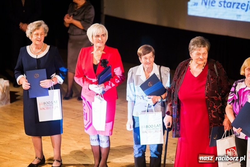 Zdjęcie w galerii na portalu naszraciborz.pl: Seniorzy z raciborskiego oddziału PZERiI świętowali 60-lecie działalności wiadomości z regionu