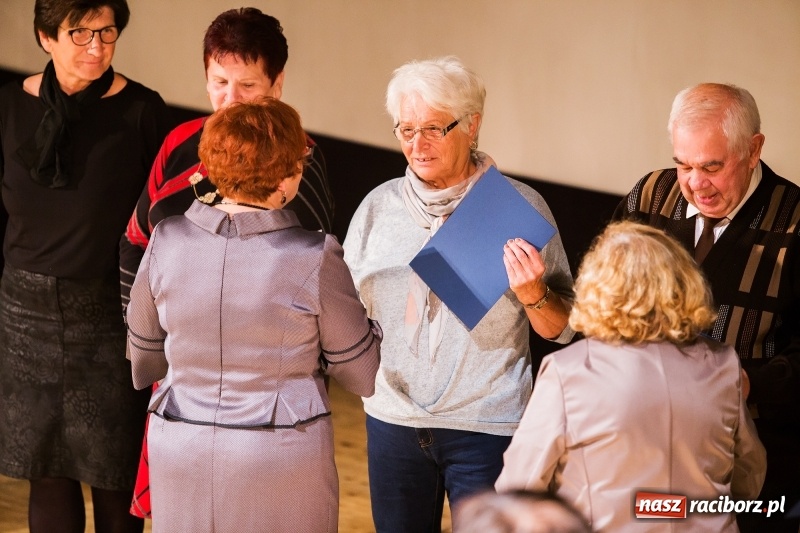 Zdjęcie w galerii na portalu naszraciborz.pl: Seniorzy z raciborskiego oddziału PZERiI świętowali 60-lecie działalności wiadomości z regionu