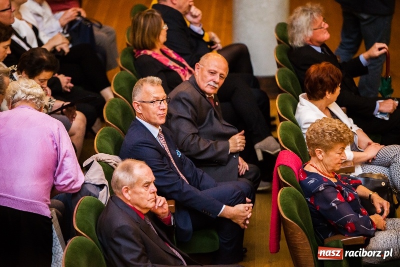 Zdjęcie w galerii na portalu naszraciborz.pl: Seniorzy z raciborskiego oddziału PZERiI świętowali 60-lecie działalności wiadomości z regionu