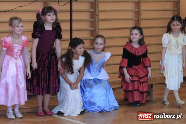 Zdjęcie w galerii na portalu naszraciborz.pl: Kopciuszek dla przedszkolaków wiadomości z regionu