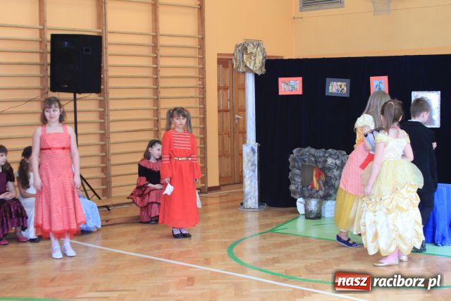 Zdjęcie w galerii na portalu naszraciborz.pl: Kopciuszek dla przedszkolaków wiadomości z regionu