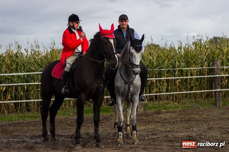 Zdjęcie w galerii na portalu naszraciborz.pl: Adrian Krzemień z lisią kitą w Żerdzinach wiadomości z regionu