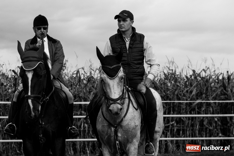 Zdjęcie w galerii na portalu naszraciborz.pl: Adrian Krzemień z lisią kitą w Żerdzinach wiadomości z regionu
