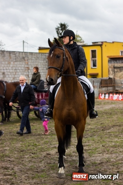 Zdjęcie w galerii na portalu naszraciborz.pl: Adrian Krzemień z lisią kitą w Żerdzinach wiadomości z regionu