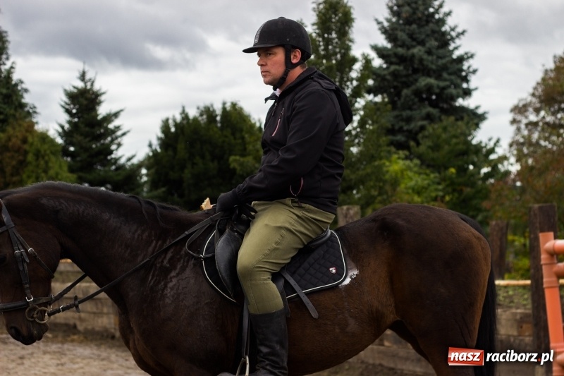 Zdjęcie w galerii na portalu naszraciborz.pl: Adrian Krzemień z lisią kitą w Żerdzinach wiadomości z regionu