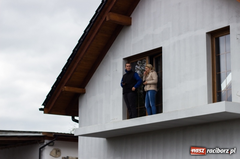 Zdjęcie w galerii na portalu naszraciborz.pl: Adrian Krzemień z lisią kitą w Żerdzinach wiadomości z regionu