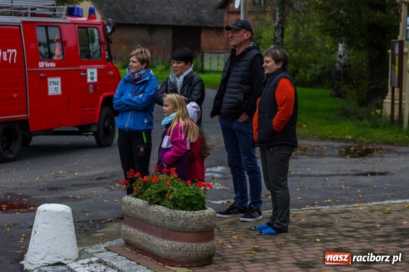 Zdjęcie w galerii na portalu naszraciborz.pl: Adrian Krzemień z lisią kitą w Żerdzinach wiadomości z regionu