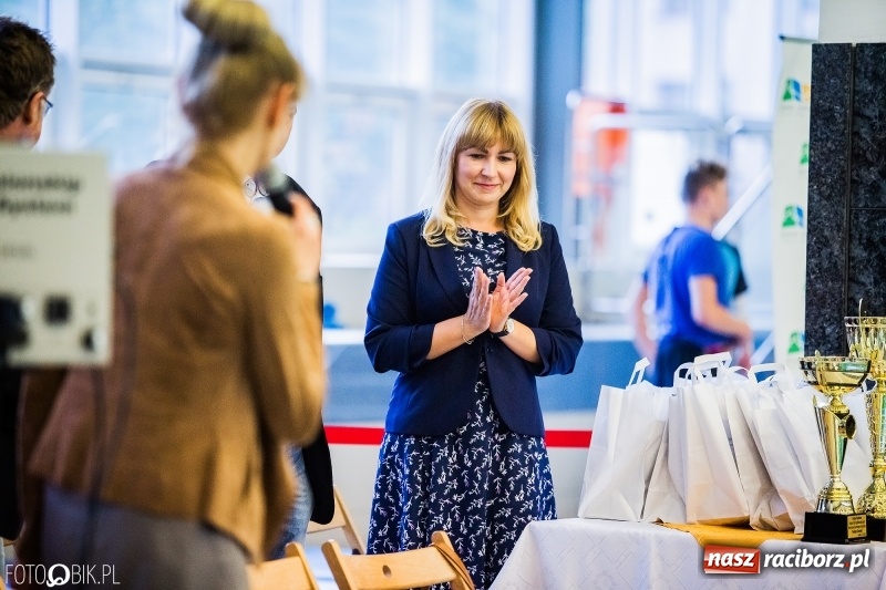 Zdjęcie w galerii na portalu naszraciborz.pl: Międzynarodowe Zawody Pływackie o Puchar Dyrektora ZSOMS wiadomości z regionu