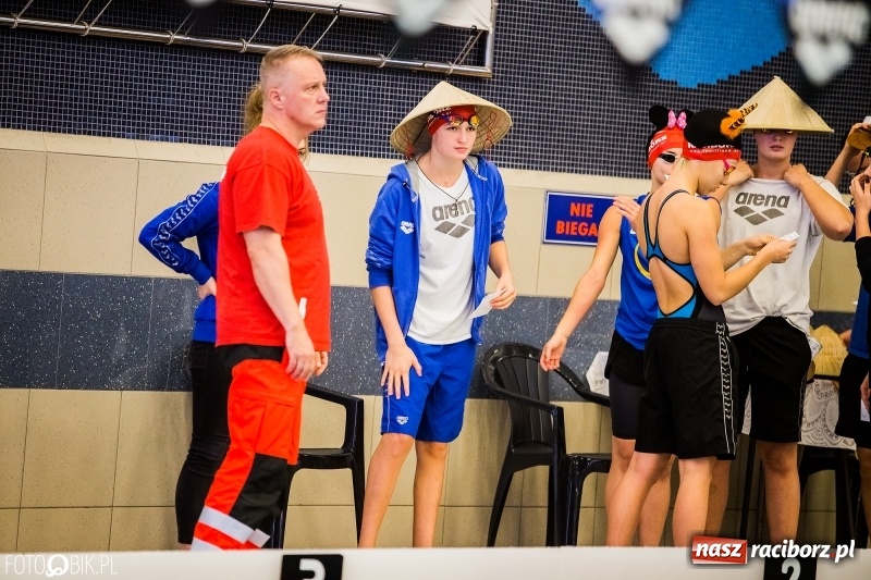 Zdjęcie w galerii na portalu naszraciborz.pl: Międzynarodowe Zawody Pływackie o Puchar Dyrektora ZSOMS wiadomości z regionu