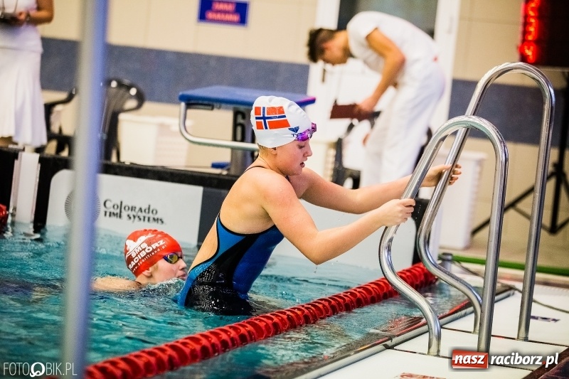 Zdjęcie w galerii na portalu naszraciborz.pl: Międzynarodowe Zawody Pływackie o Puchar Dyrektora ZSOMS wiadomości z regionu