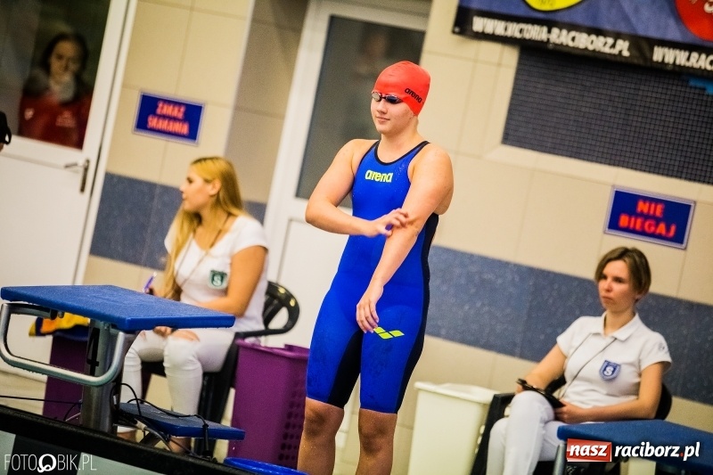 Zdjęcie w galerii na portalu naszraciborz.pl: Międzynarodowe Zawody Pływackie o Puchar Dyrektora ZSOMS wiadomości z regionu