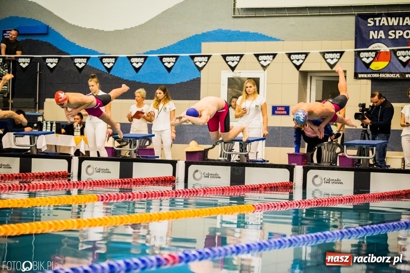 Zdjęcie w galerii na portalu naszraciborz.pl: Międzynarodowe Zawody Pływackie o Puchar Dyrektora ZSOMS wiadomości z regionu