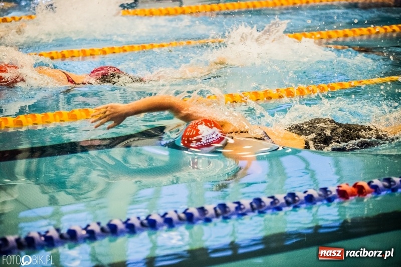 Zdjęcie w galerii na portalu naszraciborz.pl: Międzynarodowe Zawody Pływackie o Puchar Dyrektora ZSOMS wiadomości z regionu