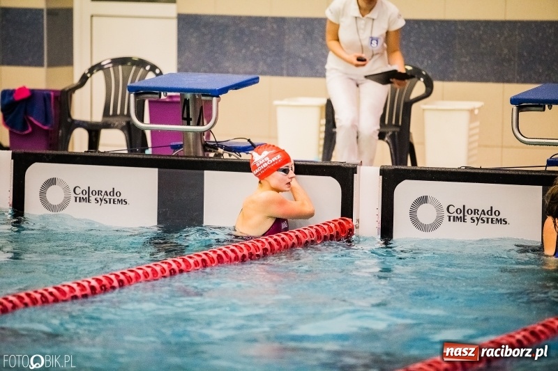 Zdjęcie w galerii na portalu naszraciborz.pl: Międzynarodowe Zawody Pływackie o Puchar Dyrektora ZSOMS wiadomości z regionu