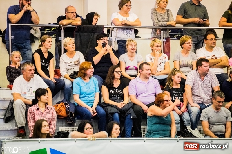 Zdjęcie w galerii na portalu naszraciborz.pl: Międzynarodowe Zawody Pływackie o Puchar Dyrektora ZSOMS wiadomości z regionu