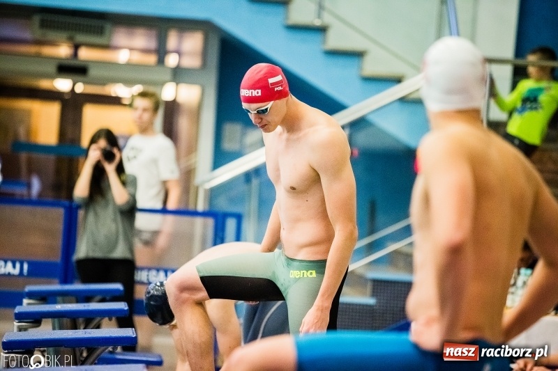 Zdjęcie w galerii na portalu naszraciborz.pl: Międzynarodowe Zawody Pływackie o Puchar Dyrektora ZSOMS wiadomości z regionu