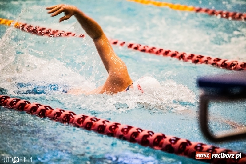 Zdjęcie w galerii na portalu naszraciborz.pl: Międzynarodowe Zawody Pływackie o Puchar Dyrektora ZSOMS wiadomości z regionu
