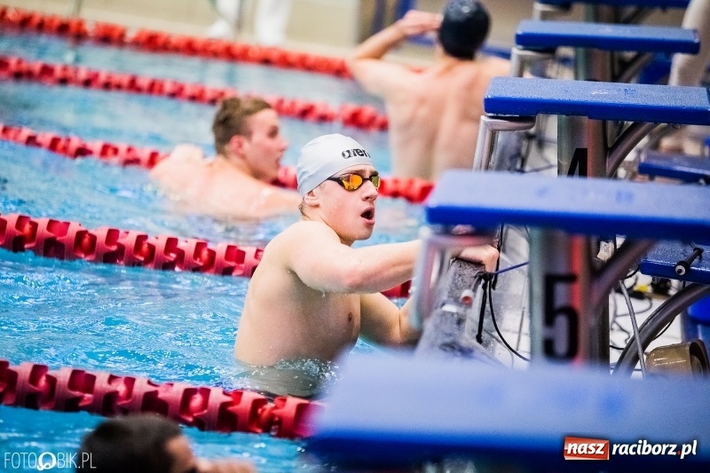 Zdjęcie w galerii na portalu naszraciborz.pl: Międzynarodowe Zawody Pływackie o Puchar Dyrektora ZSOMS wiadomości z regionu