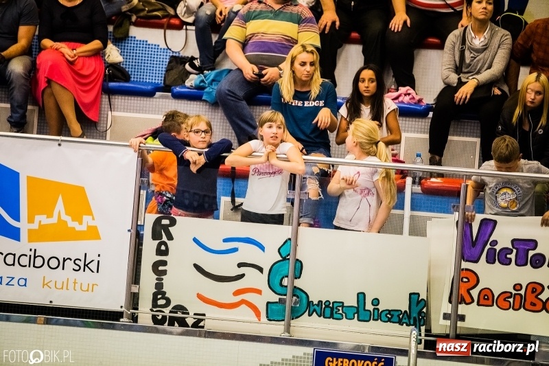 Zdjęcie w galerii na portalu naszraciborz.pl: Międzynarodowe Zawody Pływackie o Puchar Dyrektora ZSOMS wiadomości z regionu