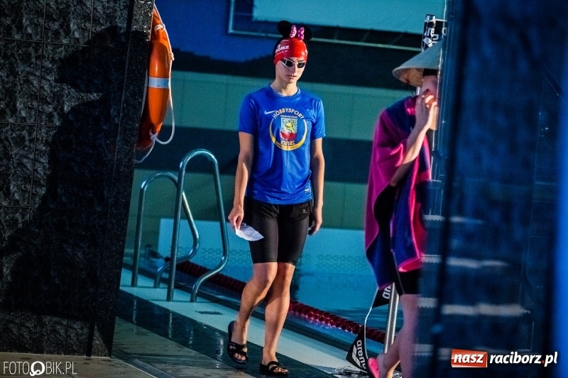 Zdjęcie w galerii na portalu naszraciborz.pl: Międzynarodowe Zawody Pływackie o Puchar Dyrektora ZSOMS wiadomości z regionu