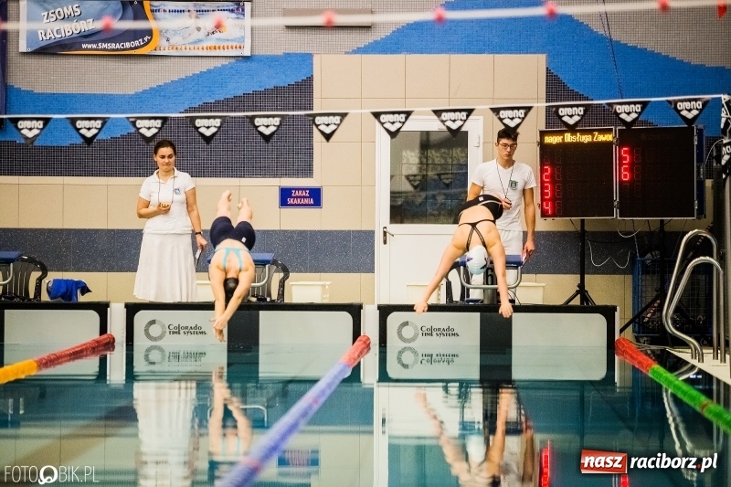 Zdjęcie w galerii na portalu naszraciborz.pl: Międzynarodowe Zawody Pływackie o Puchar Dyrektora ZSOMS wiadomości z regionu