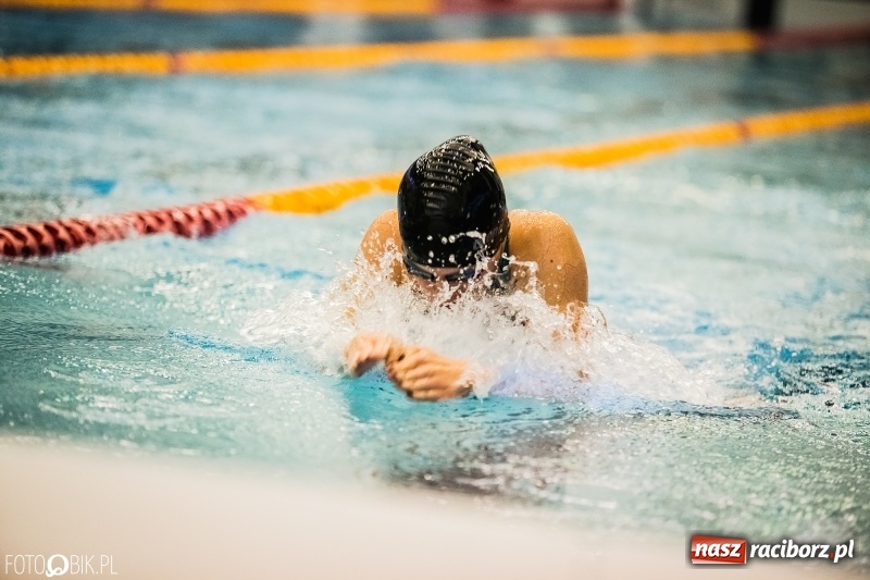 Zdjęcie w galerii na portalu naszraciborz.pl: Międzynarodowe Zawody Pływackie o Puchar Dyrektora ZSOMS wiadomości z regionu