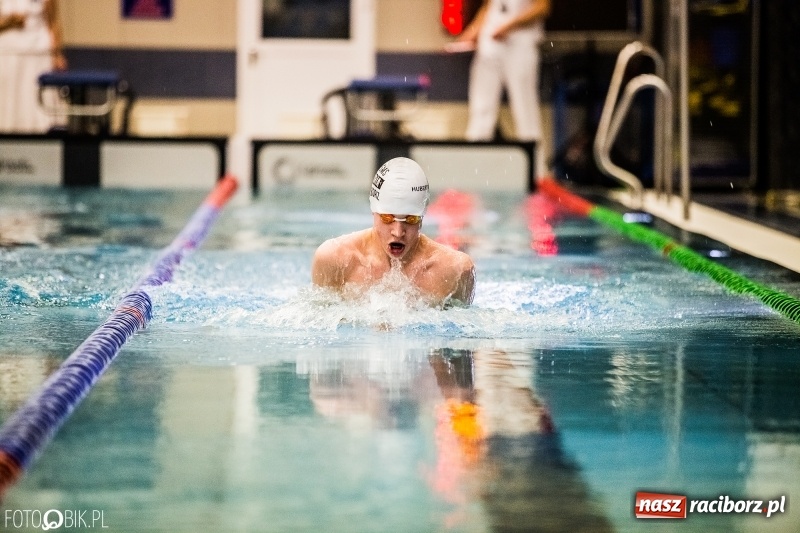 Zdjęcie w galerii na portalu naszraciborz.pl: Międzynarodowe Zawody Pływackie o Puchar Dyrektora ZSOMS wiadomości z regionu