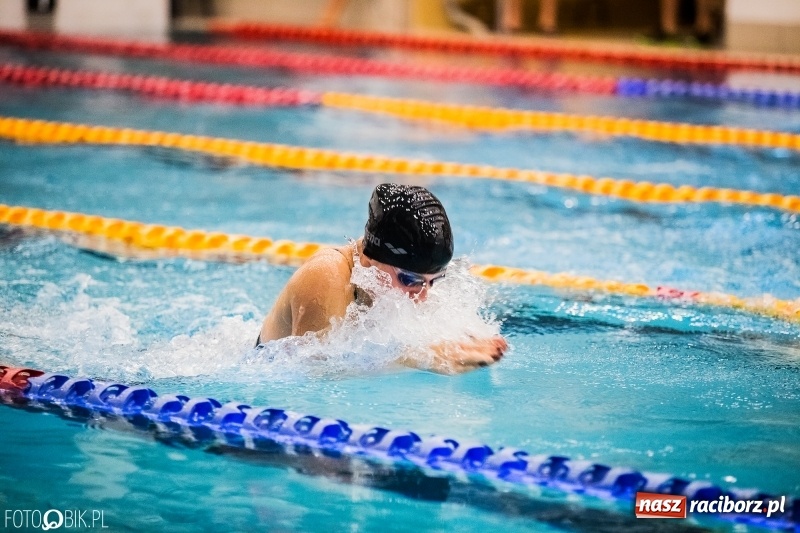 Zdjęcie w galerii na portalu naszraciborz.pl: Międzynarodowe Zawody Pływackie o Puchar Dyrektora ZSOMS wiadomości z regionu