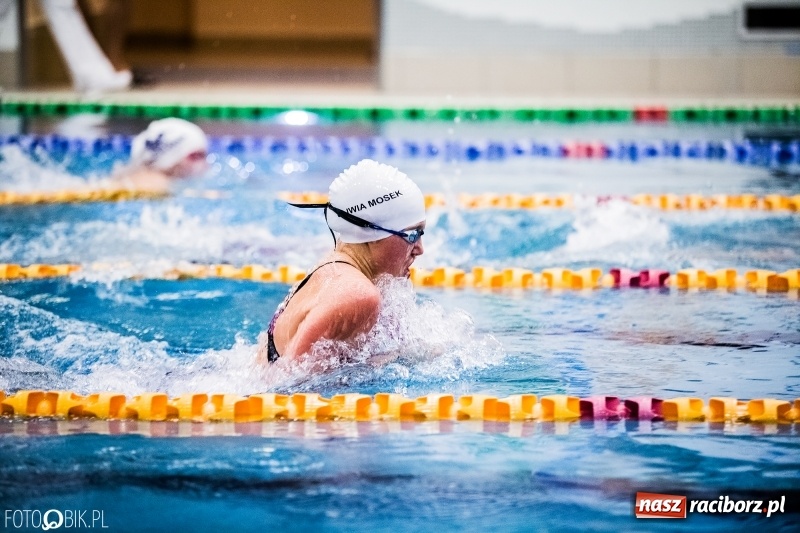Zdjęcie w galerii na portalu naszraciborz.pl: Międzynarodowe Zawody Pływackie o Puchar Dyrektora ZSOMS wiadomości z regionu