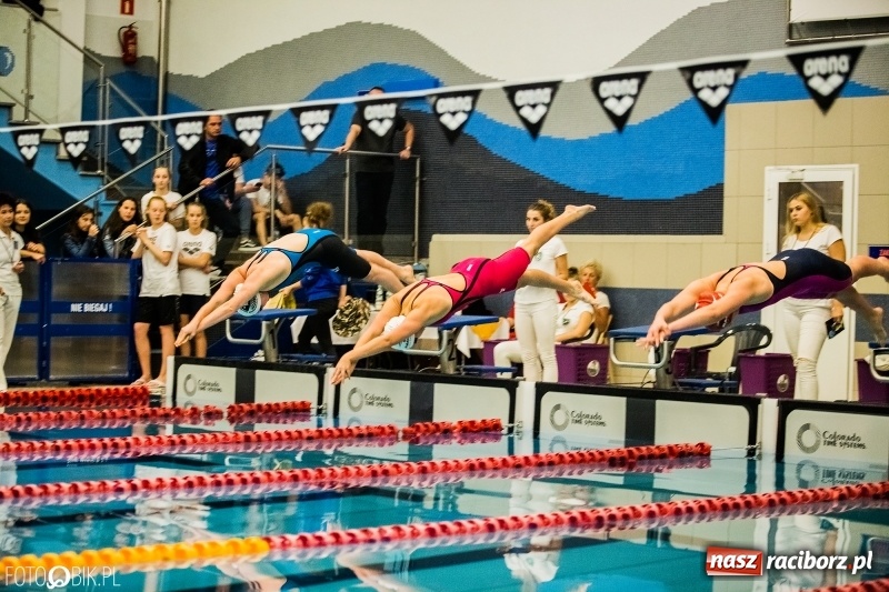 Zdjęcie w galerii na portalu naszraciborz.pl: Międzynarodowe Zawody Pływackie o Puchar Dyrektora ZSOMS wiadomości z regionu