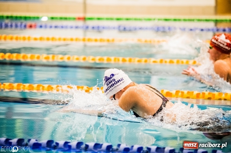 Zdjęcie w galerii na portalu naszraciborz.pl: Międzynarodowe Zawody Pływackie o Puchar Dyrektora ZSOMS wiadomości z regionu