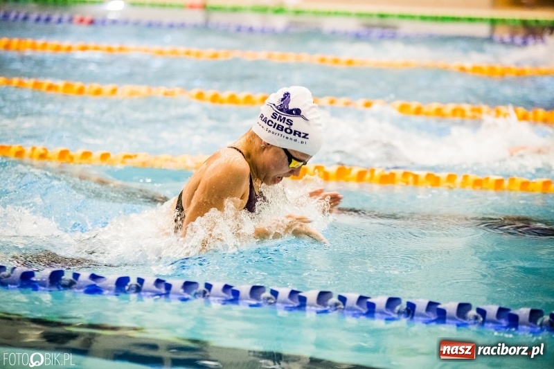 Zdjęcie w galerii na portalu naszraciborz.pl: Międzynarodowe Zawody Pływackie o Puchar Dyrektora ZSOMS wiadomości z regionu