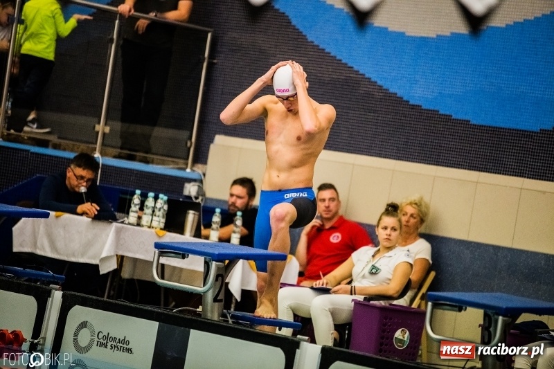 Zdjęcie w galerii na portalu naszraciborz.pl: Międzynarodowe Zawody Pływackie o Puchar Dyrektora ZSOMS wiadomości z regionu