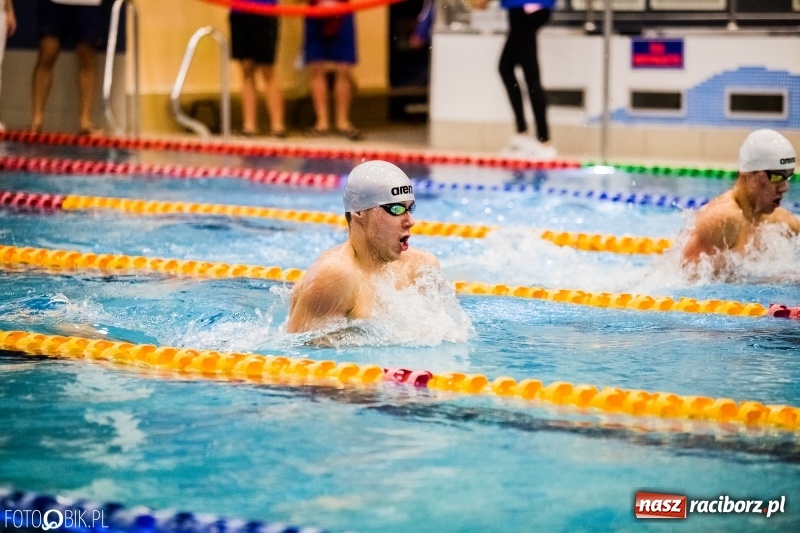 Zdjęcie w galerii na portalu naszraciborz.pl: Międzynarodowe Zawody Pływackie o Puchar Dyrektora ZSOMS wiadomości z regionu