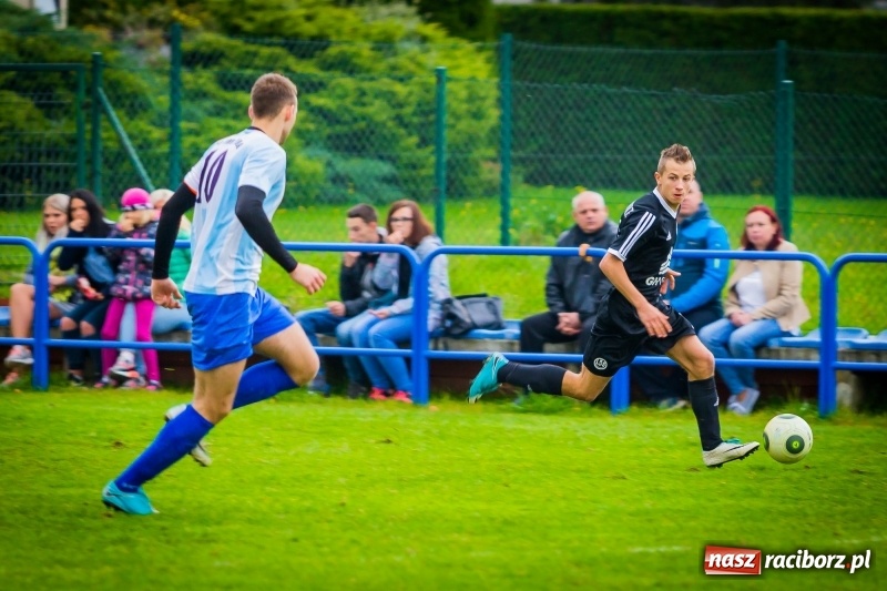 Zdjęcie w galerii na portalu naszraciborz.pl: Niespodziewana wygrana Naprzodu Krzyżkowice w Markowicach wiadomości z regionu