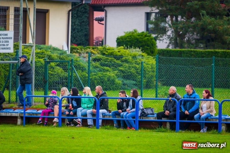 Zdjęcie w galerii na portalu naszraciborz.pl: Niespodziewana wygrana Naprzodu Krzyżkowice w Markowicach wiadomości z regionu