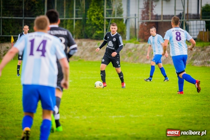 Zdjęcie w galerii na portalu naszraciborz.pl: Niespodziewana wygrana Naprzodu Krzyżkowice w Markowicach wiadomości z regionu